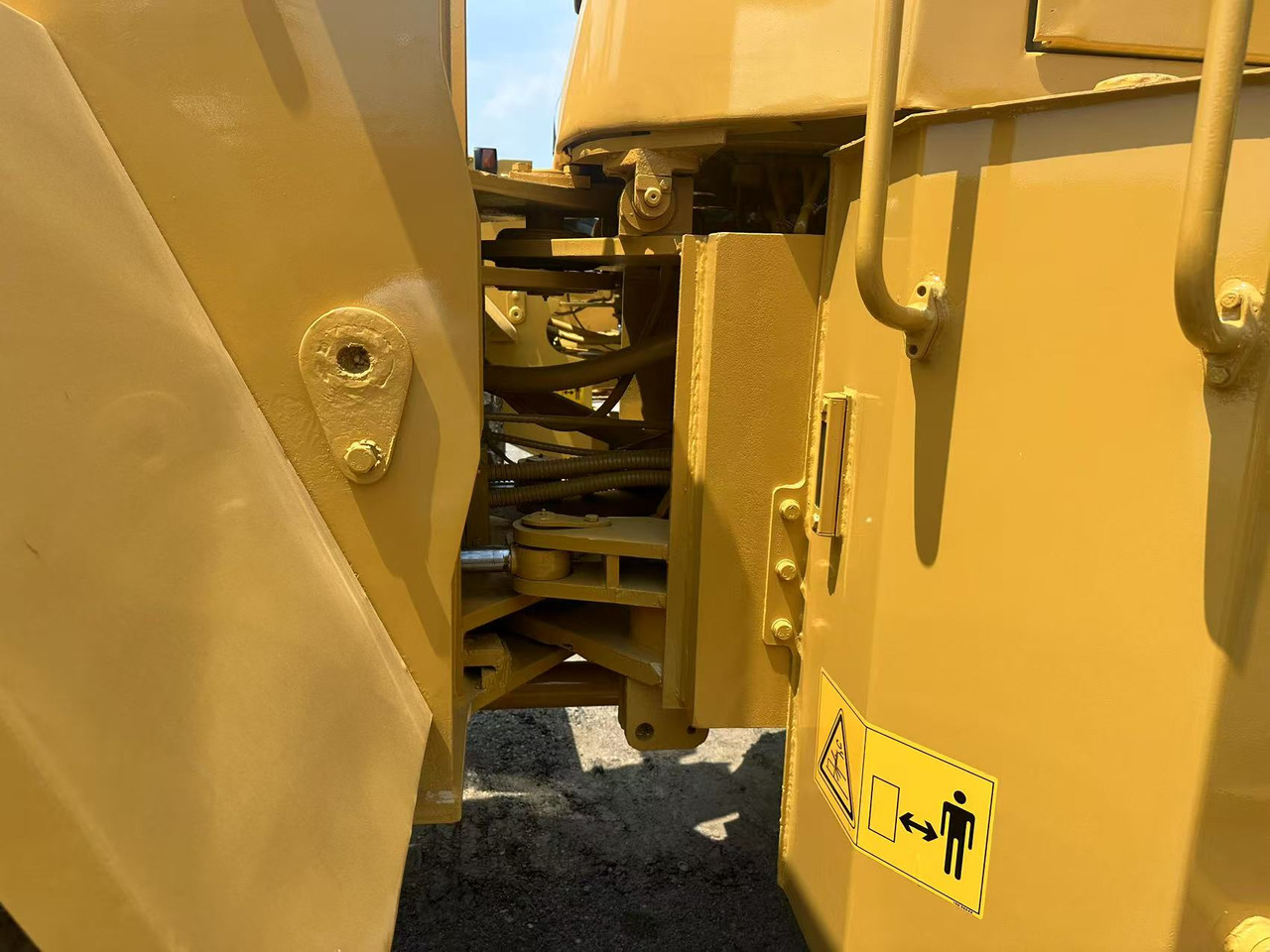 Utovarivač točkaš CATERPILLAR 966f: slika 15