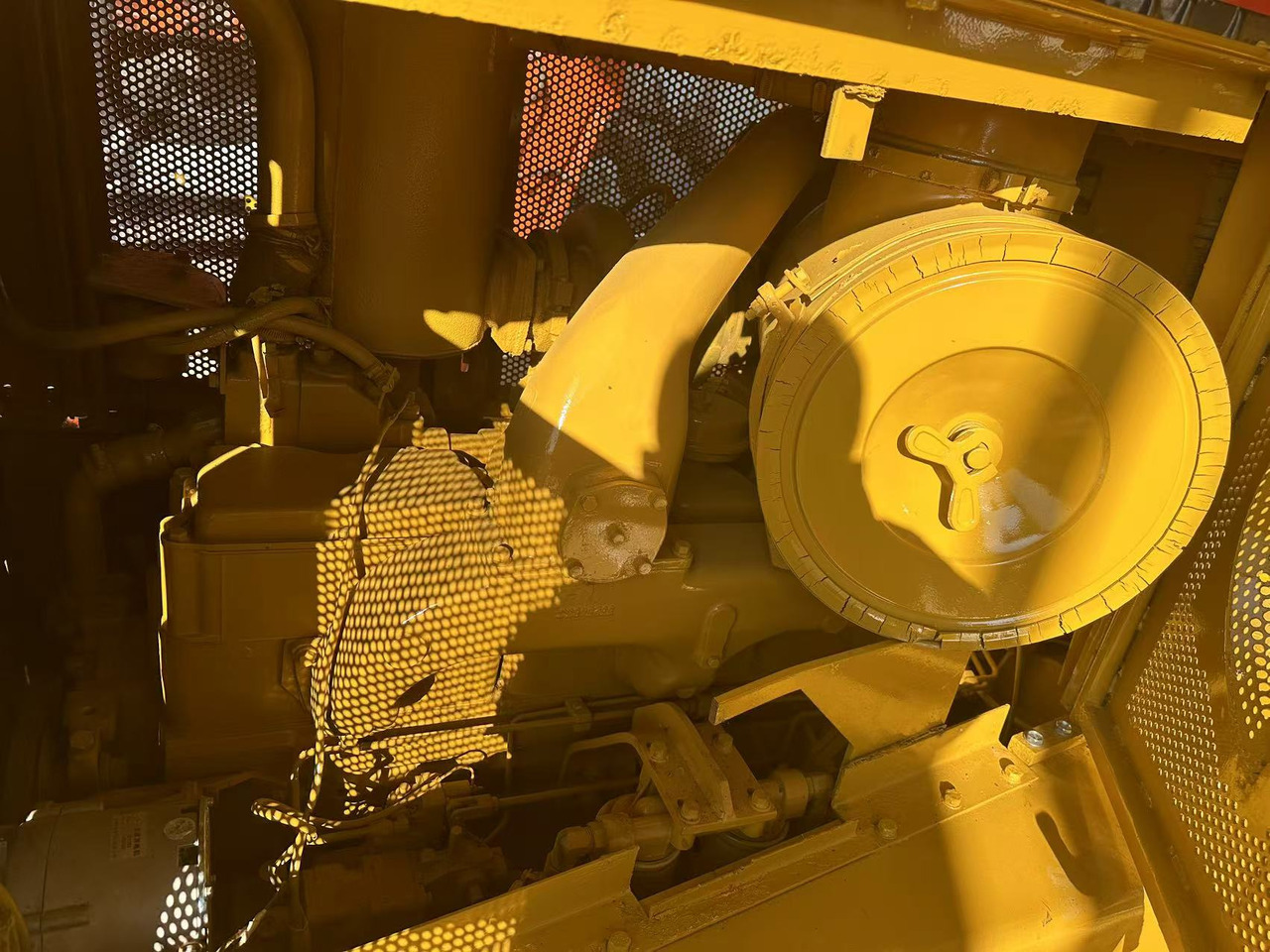 Buldožer CATERPILLAR D8r [ Copy ] [ Copy ] [ Copy ] [ Copy ] [ Copy ] [ Copy ] [ Copy ]: slika 13