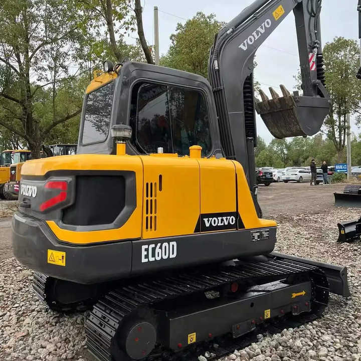 China Brand Used Volvo EC60D Mini Excavator 6ton Crawler Earth Digger Machine for Sale - Bager guseničar: slika 1 China Brand Used Volvo EC60D Mini Excavator 6ton Crawler Earth Digger Machine for Sale - Bager guseničar: slika 1