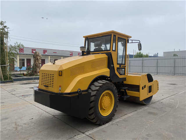 China Made Small Size Road Roller , Brand New Roller , New Compactor Machines - Kompaktor: slika 5 China Made Small Size Road Roller , Brand New Roller , New Compactor Machines - Kompaktor: slika 5