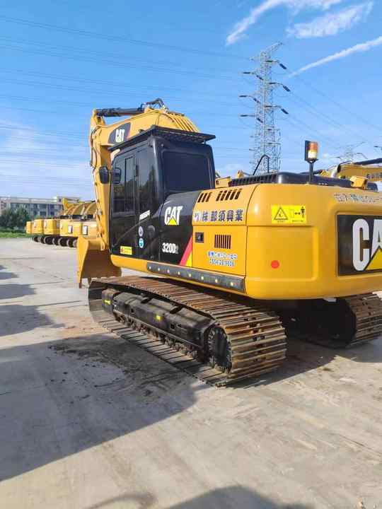 Durable Second Hand Machine Original Used Caterpillar Excavator CAT 330D2 USED 329D2 320D2 325D 315D Excavator - Bager guseničar: slika 4 Durable Second Hand Machine Original Used Caterpillar Excavator CAT 330D2 USED 329D2 320D2 325D 315D Excavator - Bager guseničar: slika 4