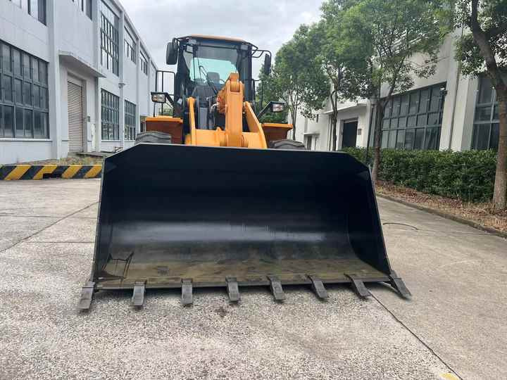 Excellent Condition China Famous Brand LiuGong Brand Wheel Loader Used 856 Loader Used 50 Front End Loader for Sale Price - Utovarivač točkaš: slika 5 Excellent Condition China Famous Brand LiuGong Brand Wheel Loader Used 856 Loader Used 50 Front End Loader for Sale Price - Utovarivač točkaš: slika 5
