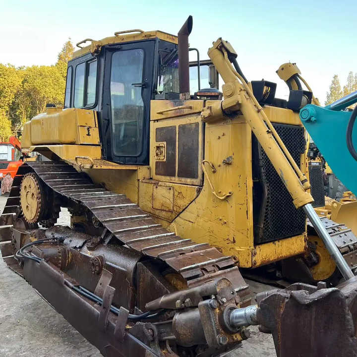 Good Condition D6h Mini Bulldozer New Crawler Bulldozer with Parts Price Bulldozers - Buldožer: slika 1 Good Condition D6h Mini Bulldozer New Crawler Bulldozer with Parts Price Bulldozers - Buldožer: slika 1