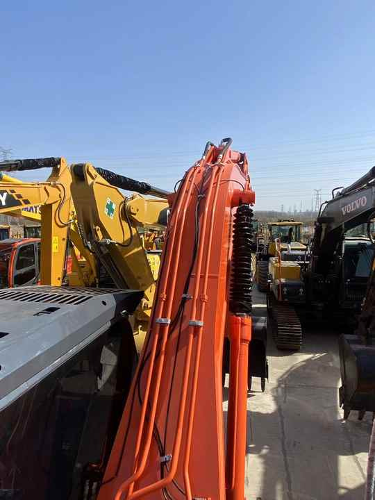 Hitachi Brand Zx210 Crawler Excavator 21tons Digger for Sale Used Hitachi Zx200 210 350 Excavator in Stock on Sale - Bager guseničar: slika 5 Hitachi Brand Zx210 Crawler Excavator 21tons Digger for Sale Used Hitachi Zx200 210 350 Excavator in Stock on Sale - Bager guseničar: slika 5