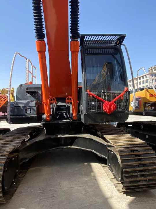 Hitachi Brand Zx210 Crawler Excavator 21tons Digger for Sale Used Hitachi Zx200 210 350 Excavator in Stock on Sale - Bager guseničar: slika 3 Hitachi Brand Zx210 Crawler Excavator 21tons Digger for Sale Used Hitachi Zx200 210 350 Excavator in Stock on Sale - Bager guseničar: slika 3