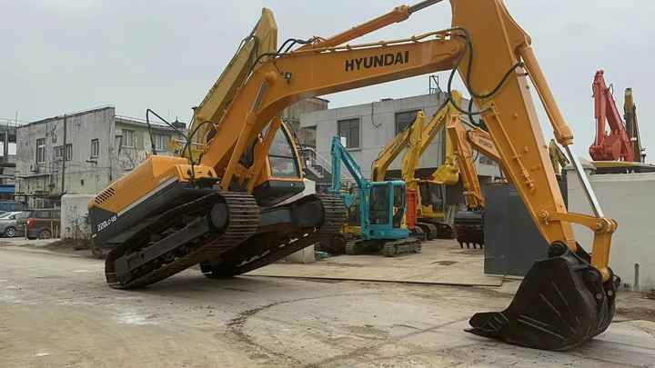 Hyundai Digger 220lc-9s Second Hand Korea Made High Performance Machine Hyundai Excavator for Sale - Bager guseničar: slika 2 Hyundai Digger 220lc-9s Second Hand Korea Made High Performance Machine Hyundai Excavator for Sale - Bager guseničar: slika 2
