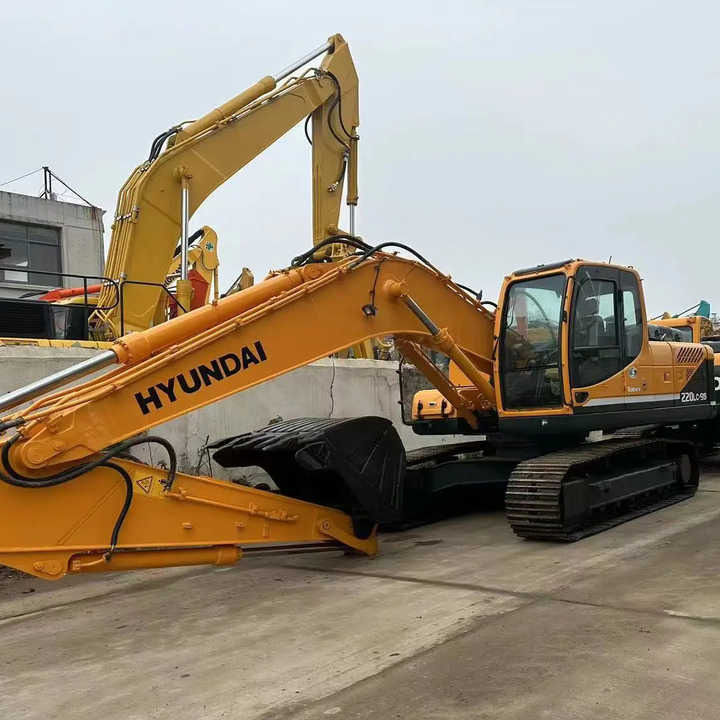 Hyundai Digger 220lc-9s Second Hand Korea Made High Performance Machine Hyundai Excavator for Sale - Bager guseničar: slika 3 Hyundai Digger 220lc-9s Second Hand Korea Made High Performance Machine Hyundai Excavator for Sale - Bager guseničar: slika 3