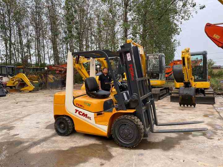 Japanese Forklifts Telehandler Used TCM Forklift Diesel Forklift 3Ton Pallet Truck - Viljuškar: slika 4 Japanese Forklifts Telehandler Used TCM Forklift Diesel Forklift 3Ton Pallet Truck - Viljuškar: slika 4