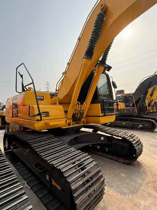 PC200-8 Low Working Hour Second Hand 20 Ton Excavator Komatsu Pc200-8 Crawler Excavator Used Komatsu Excavator PC200-8N1 - Bager: slika 2 PC200-8 Low Working Hour Second Hand 20 Ton Excavator Komatsu Pc200-8 Crawler Excavator Used Komatsu Excavator PC200-8N1 - Bager: slika 2