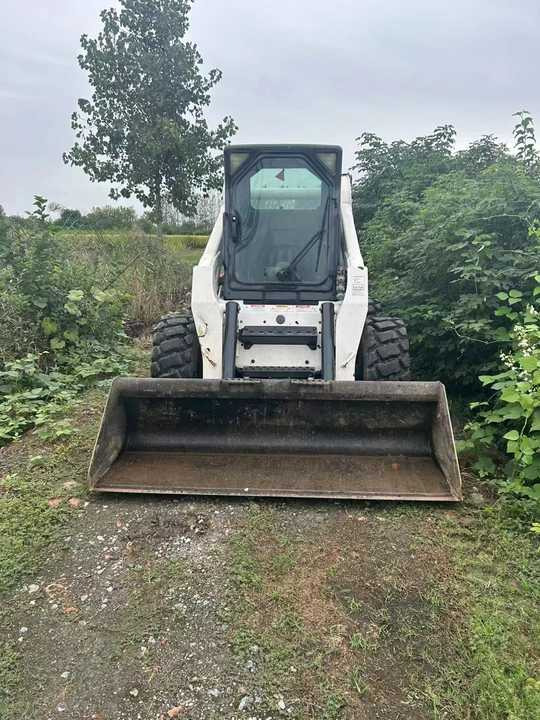 Second Hand BOBCAT S300 Skid-steer Loader with Very Good Performance Is for Sale at a Low Price - Mini utovarivač: slika 3 Second Hand BOBCAT S300 Skid-steer Loader with Very Good Performance Is for Sale at a Low Price - Mini utovarivač: slika 3
