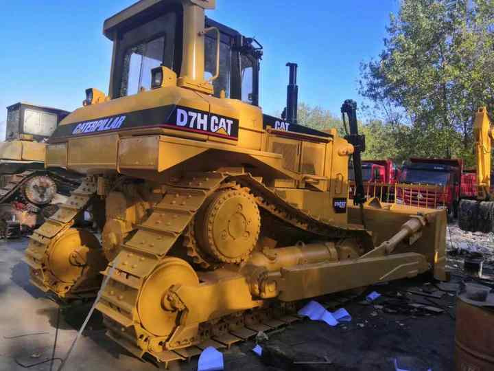 Second Hand Caterpillar CAT D7H D7G D7R Bulldozer, Used CAT D7H Japan Import in Good Condition - Buldožer: slika 2 Second Hand Caterpillar CAT D7H D7G D7R Bulldozer, Used CAT D7H Japan Import in Good Condition - Buldožer: slika 2