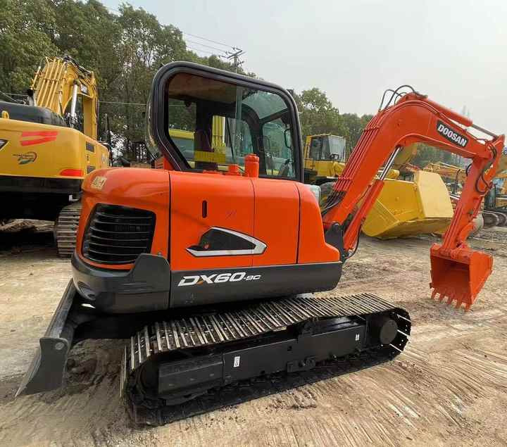 Second Hand Doosan Dx-60 Excavator for Sale - Bager: slika 4 Second Hand Doosan Dx-60 Excavator for Sale - Bager: slika 4