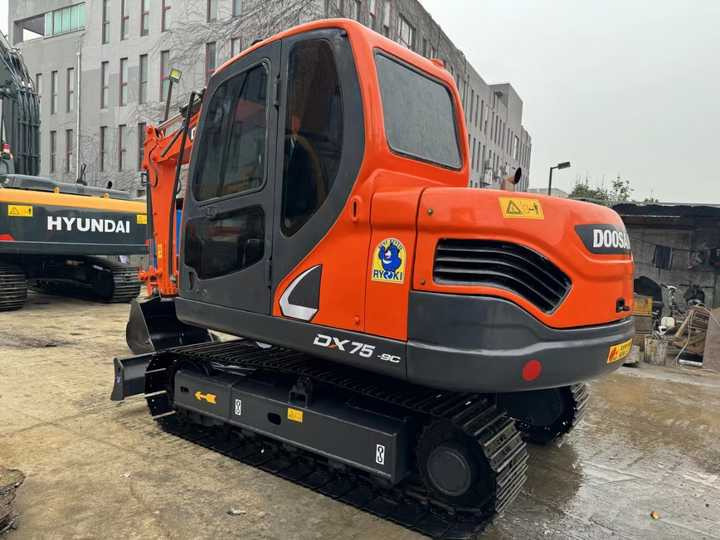 Second Hand Doosan Dx-75 Excavator for Sale - Bager: slika 2 Second Hand Doosan Dx-75 Excavator for Sale - Bager: slika 2