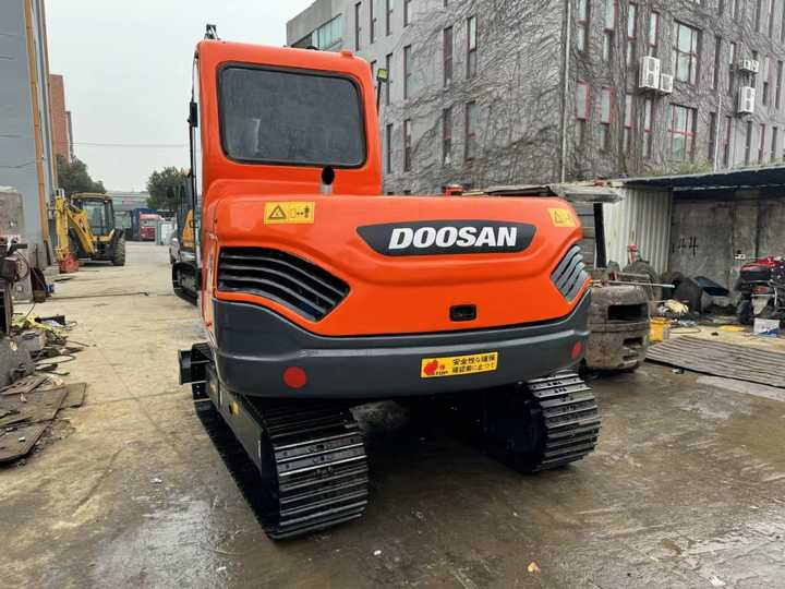 Second Hand Doosan Dx-75 Excavator for Sale - Bager: slika 4 Second Hand Doosan Dx-75 Excavator for Sale - Bager: slika 4