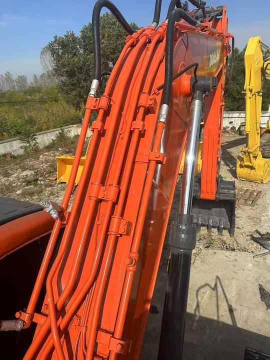 Second Hand Doosan Dx225 Excavator 20tons Middle Machine for Sale Excellent Condition Doosan Dx225 300 Hot Sale Machine - Bager: slika 5 Second Hand Doosan Dx225 Excavator 20tons Middle Machine for Sale Excellent Condition Doosan Dx225 300 Hot Sale Machine - Bager: slika 5