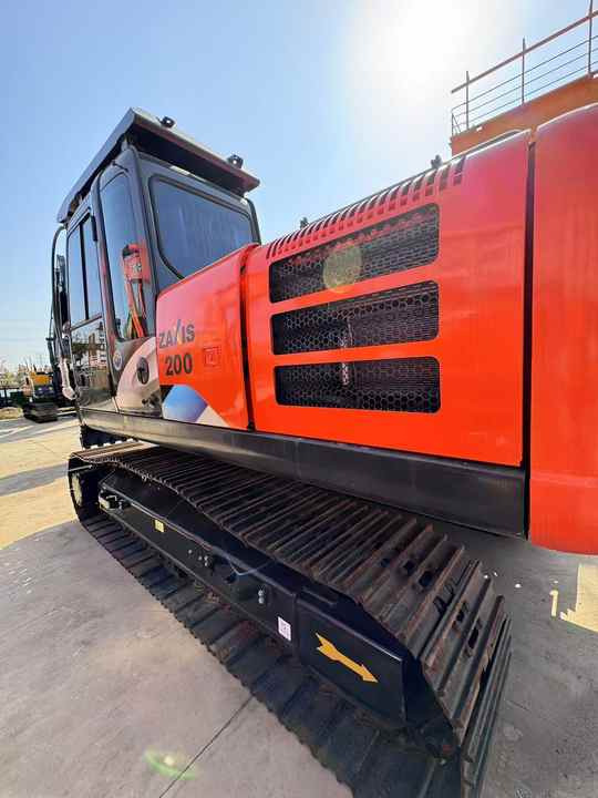 Second Hand Japan Brand Hitachi Zx200 Excavator for Sale Original Hitachi 20tons Medium Excavator in Stock - Bager: slika 5 Second Hand Japan Brand Hitachi Zx200 Excavator for Sale Original Hitachi 20tons Medium Excavator in Stock - Bager: slika 5