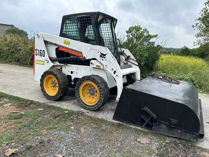 USED BOBCAT S160 Skid-steer Loader with Very Good Performance Is for Sale at a Low Price. - Mini utovarivač: slika 2 USED BOBCAT S160 Skid-steer Loader with Very Good Performance Is for Sale at a Low Price. - Mini utovarivač: slika 2