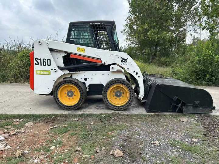 USED BOBCAT S160 Skid-steer Loader with Very Good Performance Is for Sale at a Low Price. - Mini utovarivač: slika 3 USED BOBCAT S160 Skid-steer Loader with Very Good Performance Is for Sale at a Low Price. - Mini utovarivač: slika 3