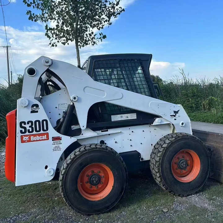 Used Bob Cat Bob Cat S300 Used Mini Skid Steer Wheel Loader Multifunctional Track Loaders Bobcat S300 - Mini utovarivač: slika 2 Used Bob Cat Bob Cat S300 Used Mini Skid Steer Wheel Loader Multifunctional Track Loaders Bobcat S300 - Mini utovarivač: slika 2