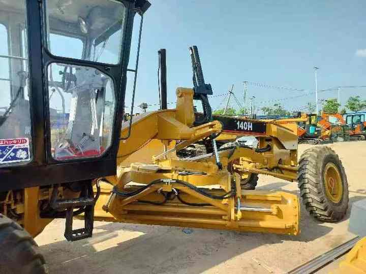 Used CAT 140H Motor Grader From Japan with Excellent Performance Caterpillar 140h in Good Condition for Sale - Grejder: slika 3 Used CAT 140H Motor Grader From Japan with Excellent Performance Caterpillar 140h in Good Condition for Sale - Grejder: slika 3