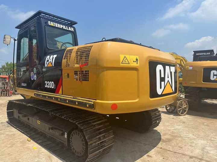 Used CAT 320D2 Excavator | Well-Maintained, Low Hours | Affordable Heavy Machinery for Construction & Mining! - Bager guseničar: slika 2 Used CAT 320D2 Excavator | Well-Maintained, Low Hours | Affordable Heavy Machinery for Construction & Mining! - Bager guseničar: slika 2