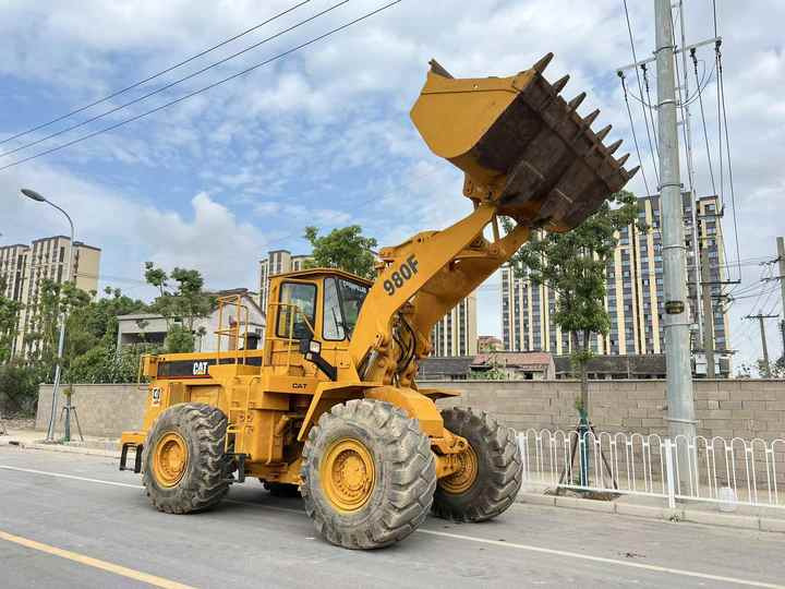 Used CAT 980f 980g 980c Wheel Loader Second Hand Condition CAT 966H 966F 966E 966G Front Loaders for Sale - Utovarivač točkaš: slika 5 Used CAT 980f 980g 980c Wheel Loader Second Hand Condition CAT 966H 966F 966E 966G Front Loaders for Sale - Utovarivač točkaš: slika 5