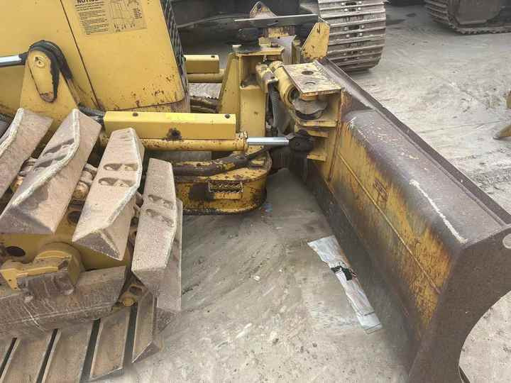 Used Caterpillar CAT D3G Land Road Motor Bulldozer CAT Used Grader Cheap Price for Sale - Buldožer: slika 4 Used Caterpillar CAT D3G Land Road Motor Bulldozer CAT Used Grader Cheap Price for Sale - Buldožer: slika 4