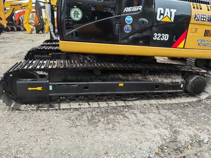 Used Digger CAT 323D2L Construction Machinery Construction Digger Used CAT 323D2L Cheap Excavator - Bager guseničar: slika 5 Used Digger CAT 323D2L Construction Machinery Construction Digger Used CAT 323D2L Cheap Excavator - Bager guseničar: slika 5