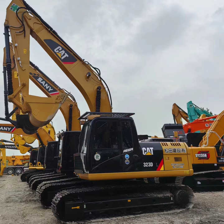 Used Digger CAT 323D2L Construction Machinery Construction Digger Used CAT 323D2L Cheap Excavator - Bager guseničar: slika 1 Used Digger CAT 323D2L Construction Machinery Construction Digger Used CAT 323D2L Cheap Excavator - Bager guseničar: slika 1