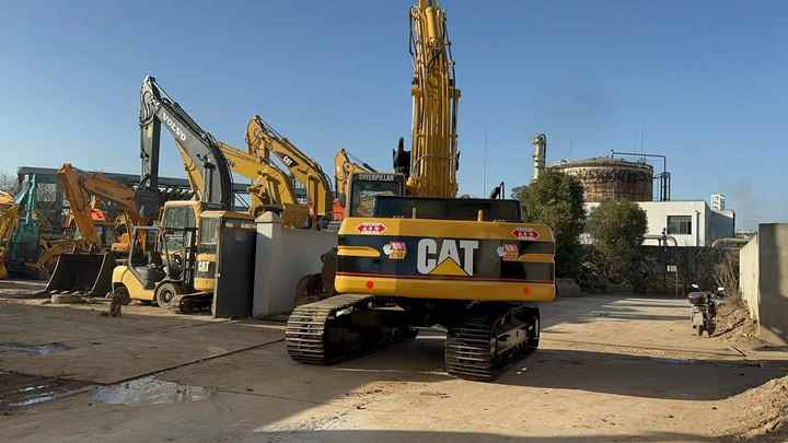 Used Digger CAT 325BL Construction Machinery Construction Digger Used CAT 325BL Cheap Excavator - Bager guseničar: slika 2 Used Digger CAT 325BL Construction Machinery Construction Digger Used CAT 325BL Cheap Excavator - Bager guseničar: slika 2