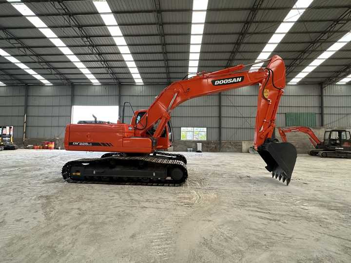 Used Digger Doosan DX225LC-9T Construction Machinery Construction Digger Used Doosan DX225LC-9T Cheap Excavator - Bager guseničar: slika 4 Used Digger Doosan DX225LC-9T Construction Machinery Construction Digger Used Doosan DX225LC-9T Cheap Excavator - Bager guseničar: slika 4