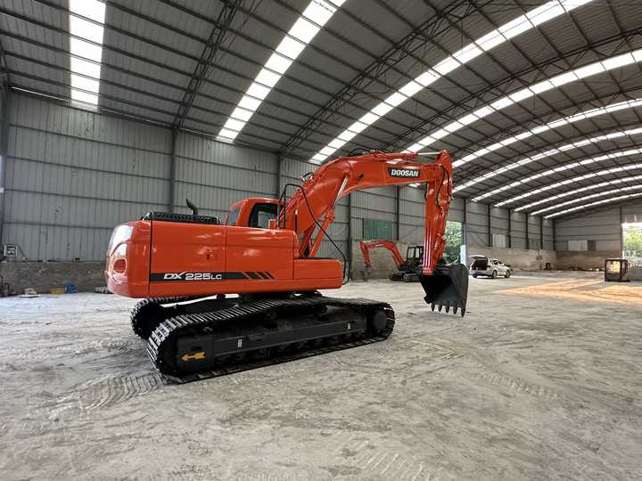 Used Digger Doosan DX225LC-9T Construction Machinery Construction Digger Used Doosan DX225LC-9T Cheap Excavator - Bager guseničar: slika 5 Used Digger Doosan DX225LC-9T Construction Machinery Construction Digger Used Doosan DX225LC-9T Cheap Excavator - Bager guseničar: slika 5