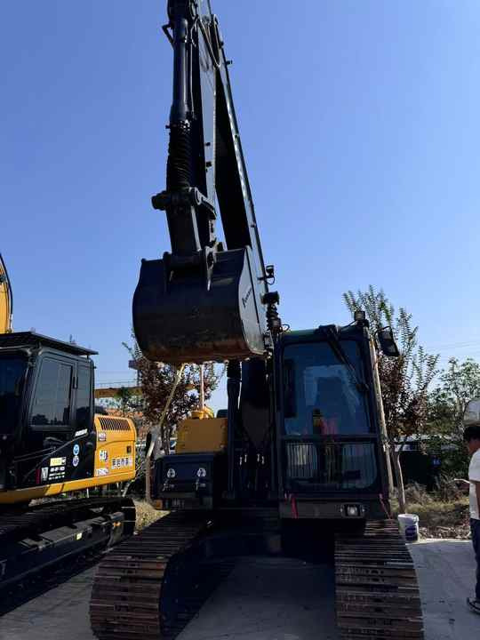Used Digger VOLVO EC140 Construction Machinery Construction Digger Used VOLVO EC140 Cheap Excavator - Bager guseničar: slika 2 Used Digger VOLVO EC140 Construction Machinery Construction Digger Used VOLVO EC140 Cheap Excavator - Bager guseničar: slika 2