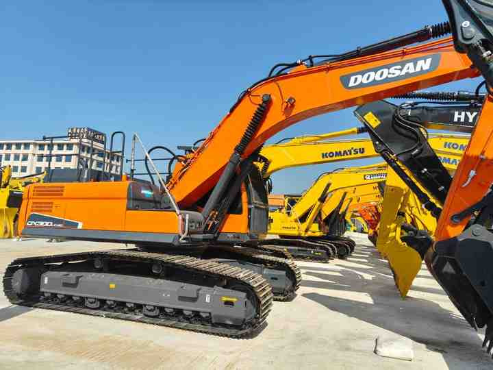 Used Doosan DX300, its original quality has withstood the test. It offers high - efficiency operation at a lower cost.Hard work. - Bager guseničar: slika 5 Used Doosan DX300, its original quality has withstood the test. It offers high - efficiency operation at a lower cost.Hard work. - Bager guseničar: slika 5