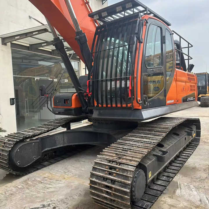 Used Excavator Doosan DX300 Excavators Mini Equipment Earth Moving Machinery Doosan Digger Excavator for Sale - Bager guseničar: slika 1 Used Excavator Doosan DX300 Excavators Mini Equipment Earth Moving Machinery Doosan Digger Excavator for Sale - Bager guseničar: slika 1