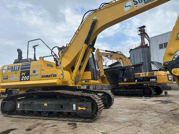 Used Good Quality Japan Original PC200-8 in Good Condition PC200-8 Komatsu - Bager guseničar: slika 4 Used Good Quality Japan Original PC200-8 in Good Condition PC200-8 Komatsu - Bager guseničar: slika 4