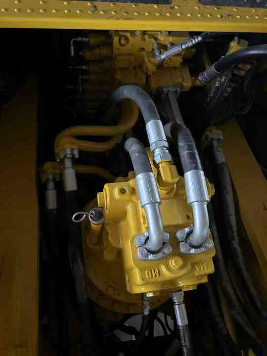 Bager Used KOMATSU PC450-8 Excavator | Low Hours | Heavy-Duty Performance | Global Shipping: slika 6