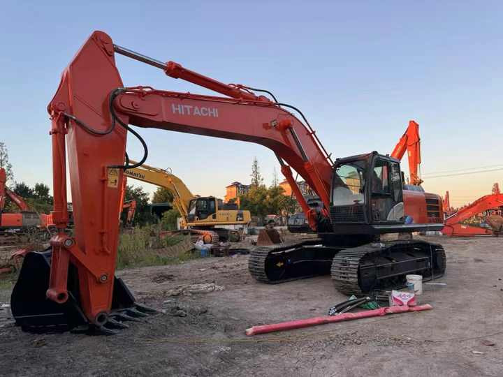 Used Original Japan Brand Hitachi Zx350-5 Excavator for Sale Hitachi Zx200 350 Excavator - Bager: slika 4 Used Original Japan Brand Hitachi Zx350-5 Excavator for Sale Hitachi Zx200 350 Excavator - Bager: slika 4