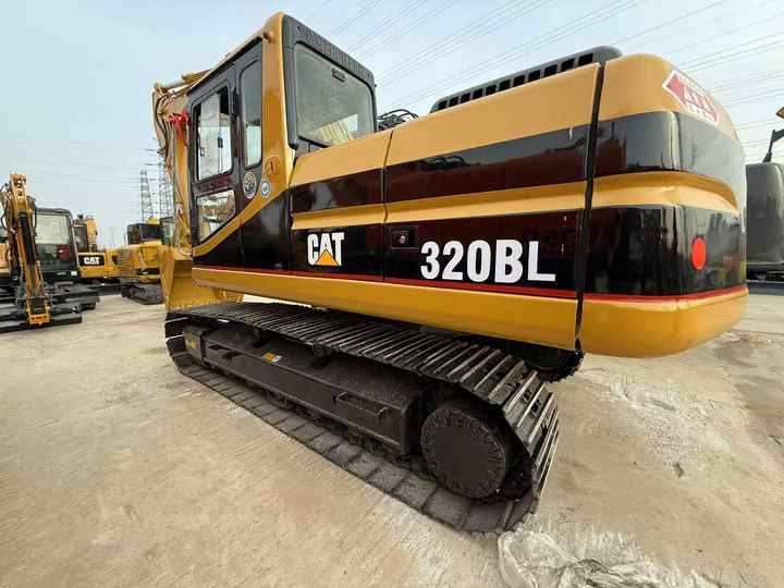 Very Cheap Price Used Cat 320C Excavator Powerful Used Caterpillar 320C Hydraulic Excavators for Sale - Bager guseničar: slika 3 Very Cheap Price Used Cat 320C Excavator Powerful Used Caterpillar 320C Hydraulic Excavators for Sale - Bager guseničar: slika 3