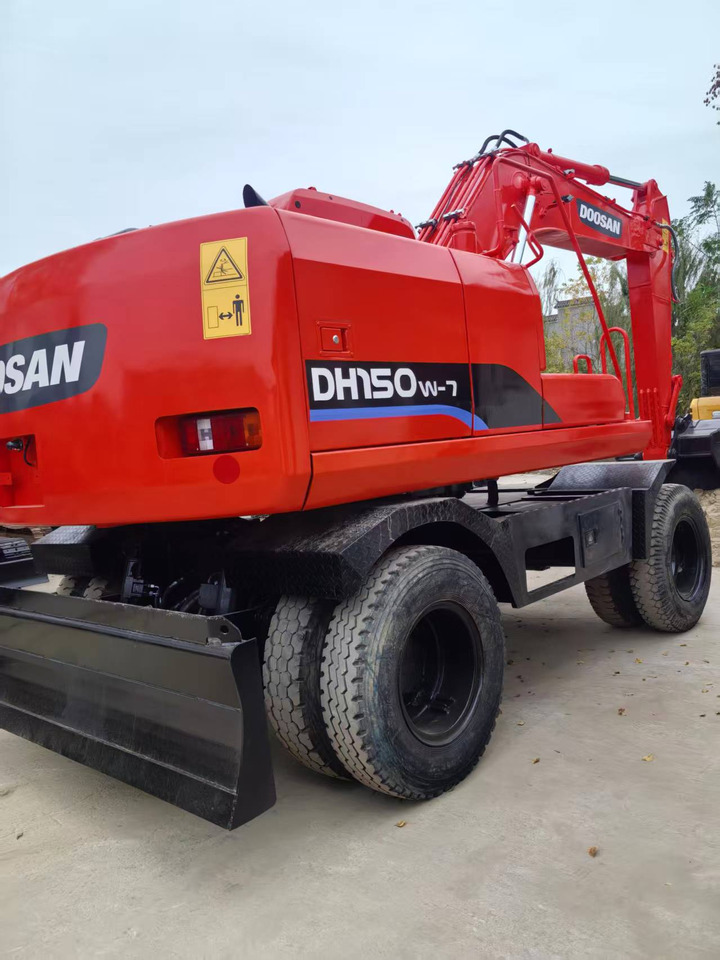 Doosan Used DH150W-7 wheeled excavator for sale at a low price. - Bager točkaš: slika 3 Doosan Used DH150W-7 wheeled excavator for sale at a low price. - Bager točkaš: slika 3