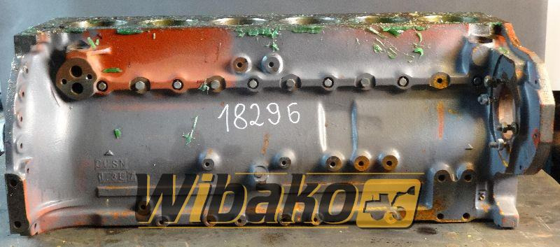 Block Engine / Motor Deutz BF6L913 4155075R - Cilindar blok za Građevinska mašina: slika 1 Block Engine / Motor Deutz BF6L913 4155075R - Cilindar blok za Građevinska mašina: slika 1