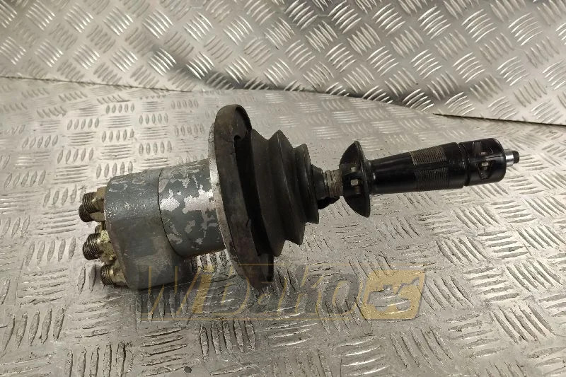 Case 1088 P4743324M - Hidraulični ventil za Građevinska mašina: slika 1 Case 1088 P4743324M - Hidraulični ventil za Građevinska mašina: slika 1