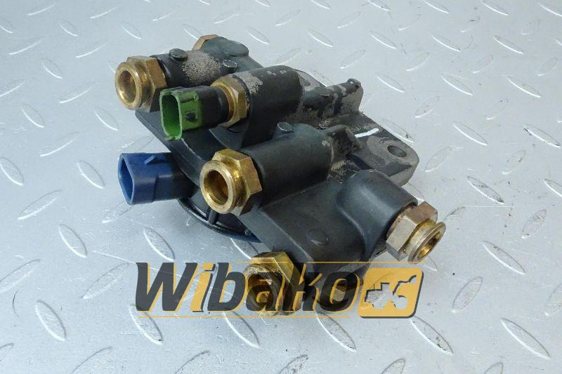 Fuel filter bracket Iveco 4898756 - Filter za gorivo za Građevinska mašina: slika 1 Fuel filter bracket Iveco 4898756 - Filter za gorivo za Građevinska mašina: slika 1