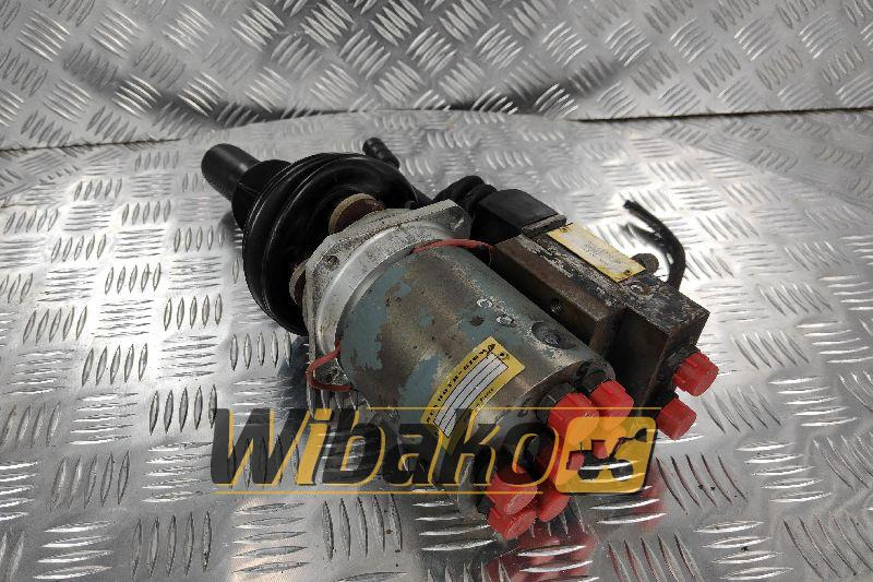 Joystick Rexroth 5TH6-U06307/1X2TH6L06-10/1M 226067/226068 - Kabina i enterijer za Građevinska mašina: slika 2 Joystick Rexroth 5TH6-U06307/1X2TH6L06-10/1M 226067/226068 - Kabina i enterijer za Građevinska mašina: slika 2