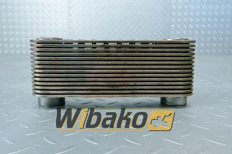 Oil cooler for engine Deutz BF6M1013 04209931 - Hladnjak ulja za Građevinska mašina: slika 1 Oil cooler for engine Deutz BF6M1013 04209931 - Hladnjak ulja za Građevinska mašina: slika 1