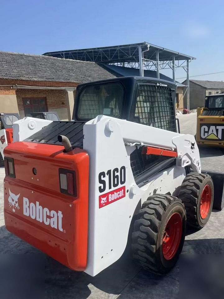 Mini utovarivač BOBCAT S160: slika 10