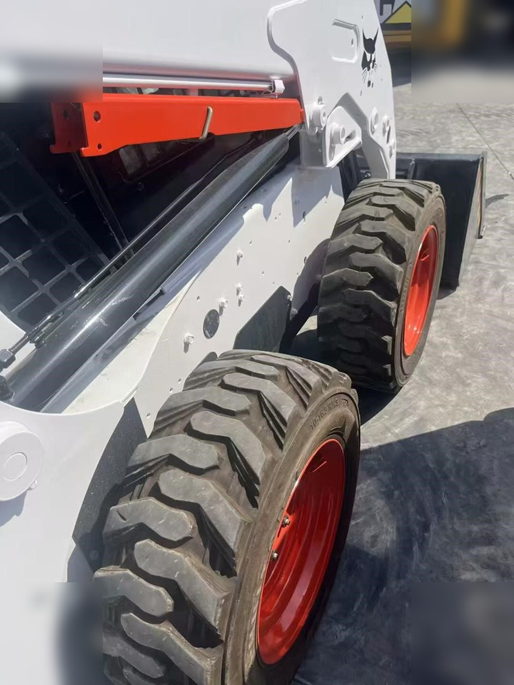 Mini utovarivač BOBCAT S160: slika 9