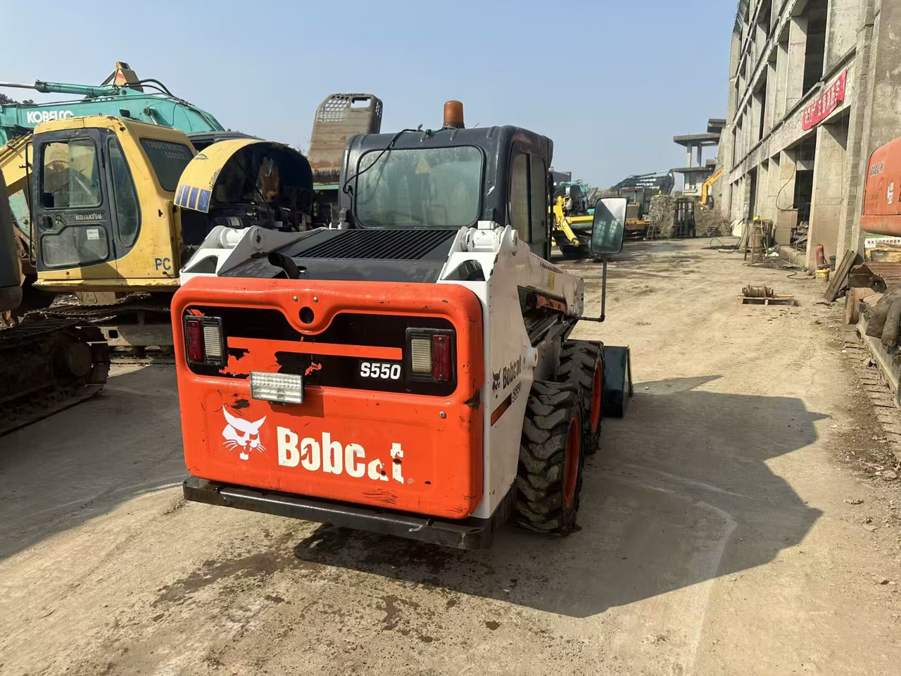 BOBCAT S550 - Utovarivač točkaš: slika 4 BOBCAT S550 - Utovarivač točkaš: slika 4