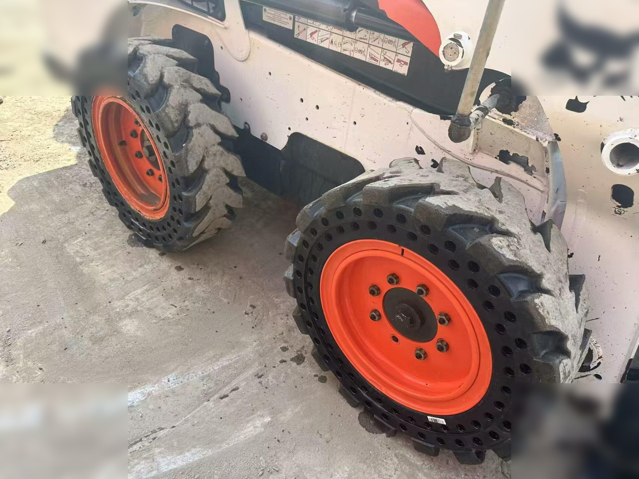 BOBCAT S550 - Mini utovarivač: slika 3 BOBCAT S550 - Mini utovarivač: slika 3