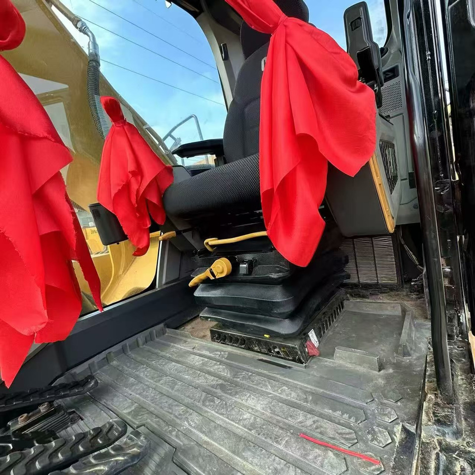 Bager guseničar CATERPILLAR 320GC: slika 13